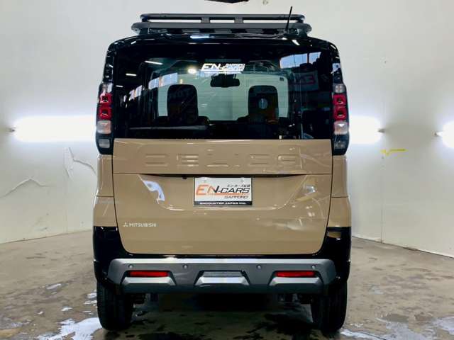 Mitsubishi Delica Mini 8