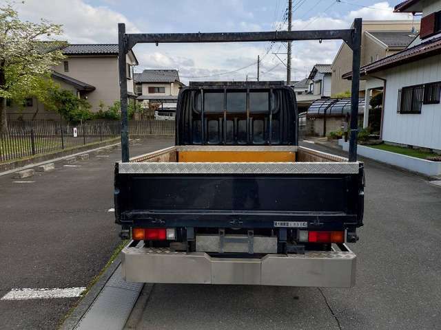 Mitsubishi Fuso Canter Guts 8