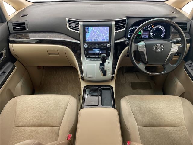 Toyota Alphard Hybrid 2