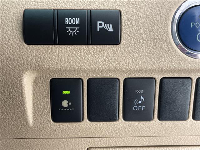 Toyota Alphard Hybrid 8