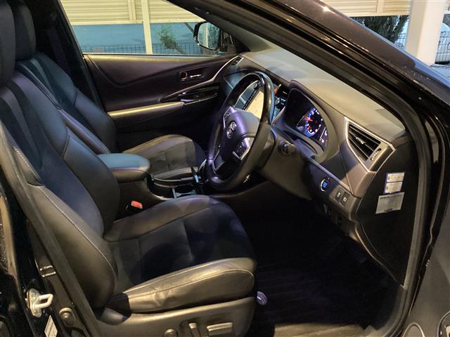 Toyota Harrier 3