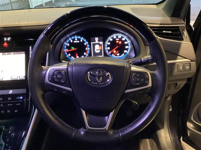 Toyota Harrier 8