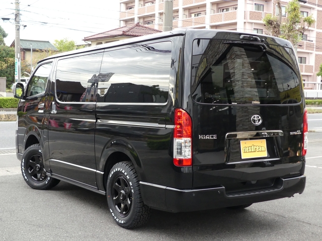 Toyota Hiace Van 12