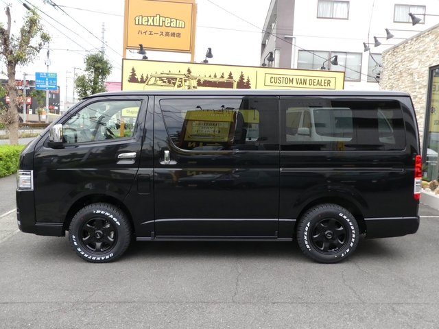 Toyota Hiace Van 10