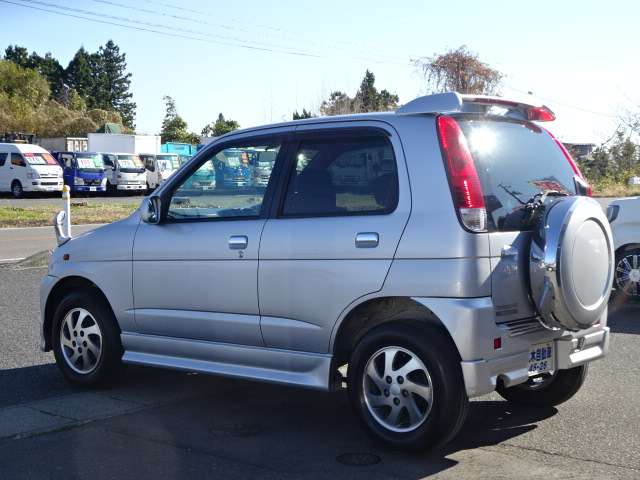 Daihatsu Terios Kid 8