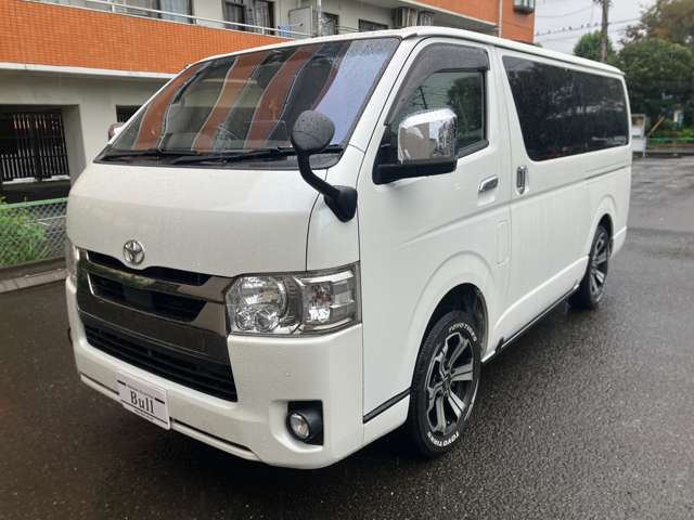 Toyota Hiace Van 3