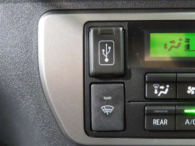Toyota Hiace Van 10