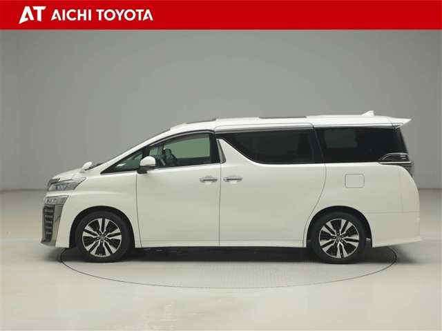 Toyota Vellfire 3