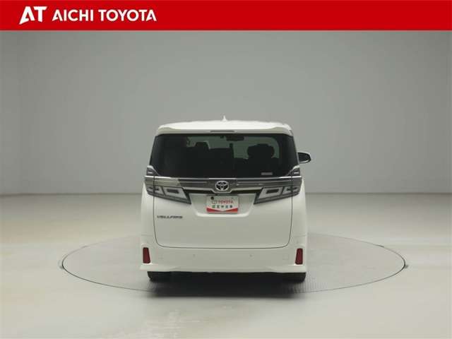 Toyota Vellfire 5