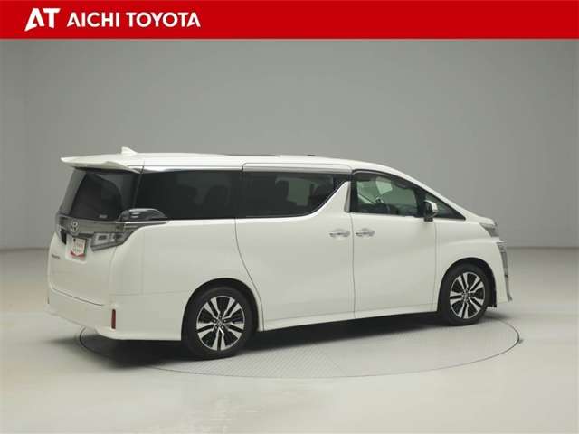 Toyota Vellfire 6