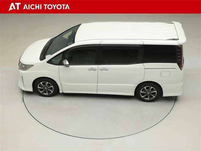 Toyota Noah 11