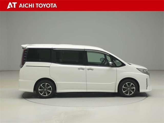 Toyota Noah 7