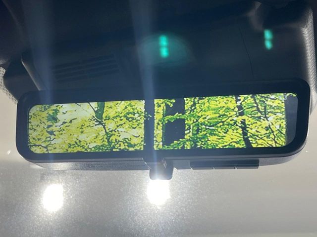 Toyota Hiace Van 5