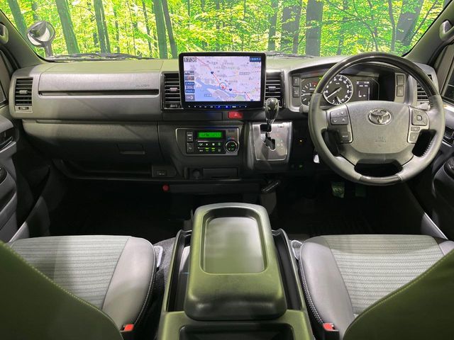Toyota Hiace Van 2