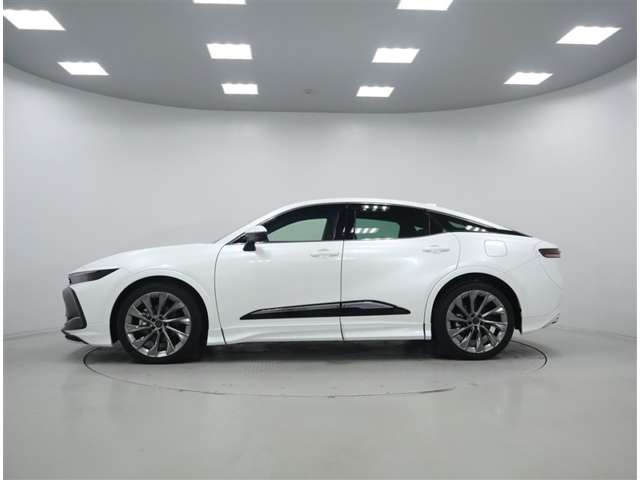 Toyota Crown Crossover 4