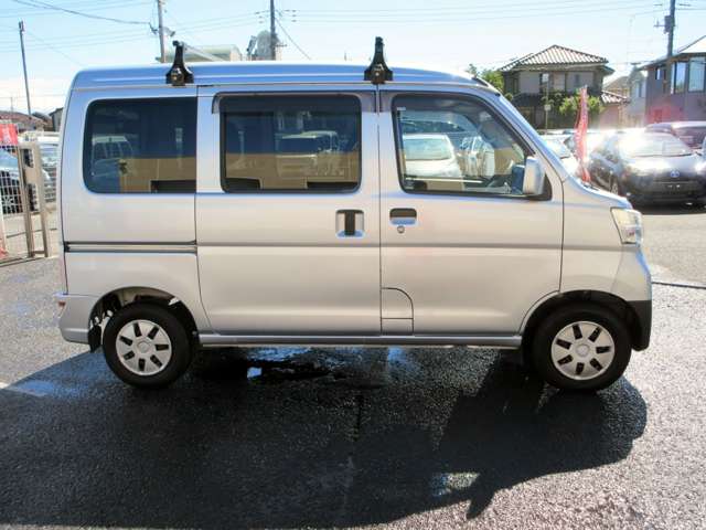 Daihatsu Hijet Cargo 12