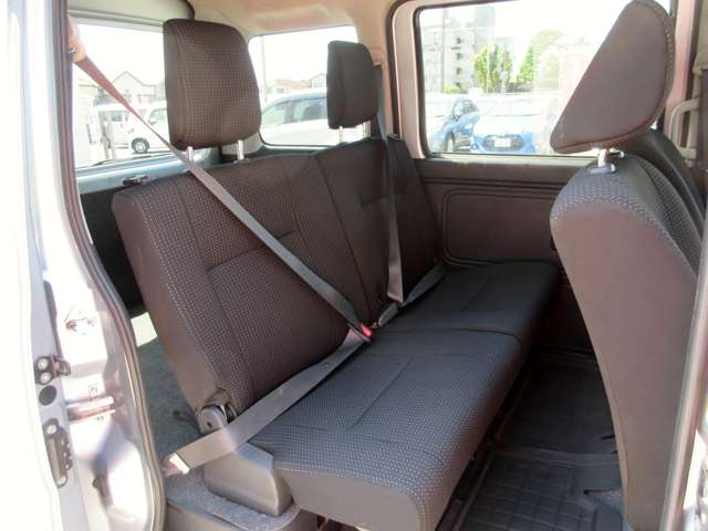 Daihatsu Hijet Cargo 9