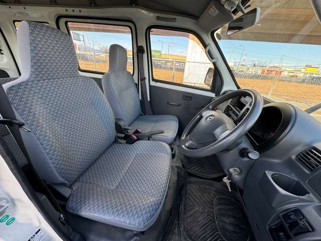 Daihatsu Hijet Cargo 12