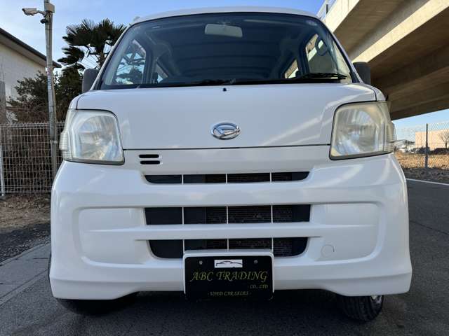 Daihatsu Hijet Cargo 2