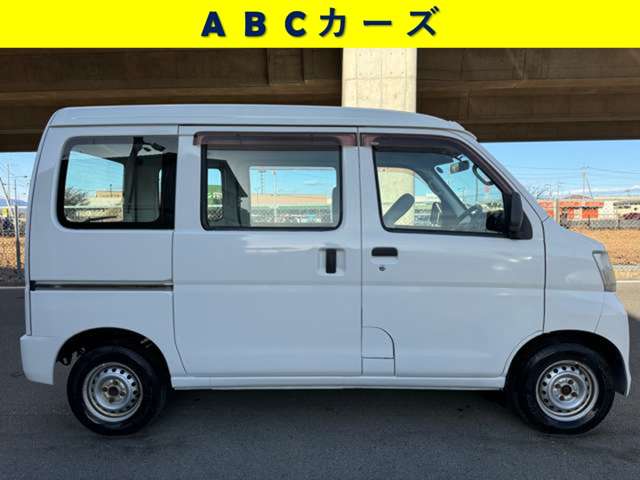 Daihatsu Hijet Cargo 6