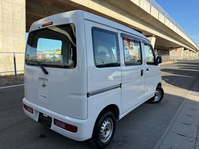 Daihatsu Hijet Cargo 7