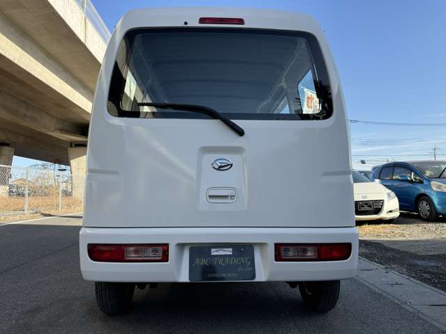 Daihatsu Hijet Cargo 8