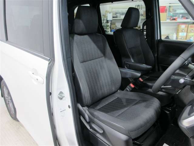 Toyota Voxy 7