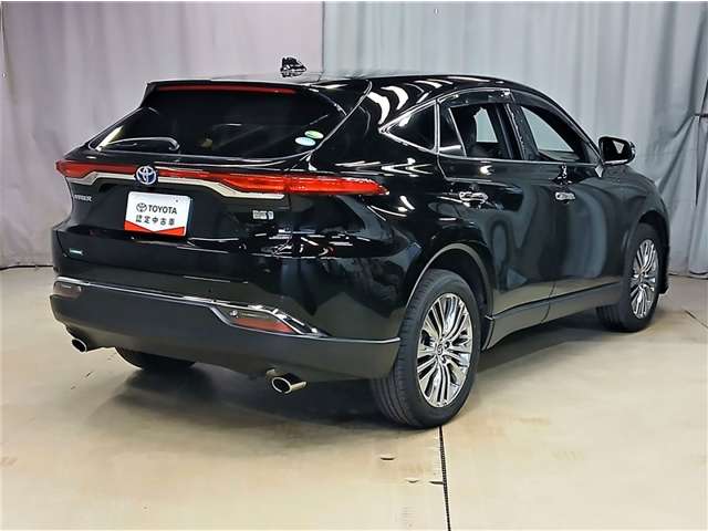 Toyota Harrier 4