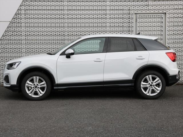 Audi Q2 3