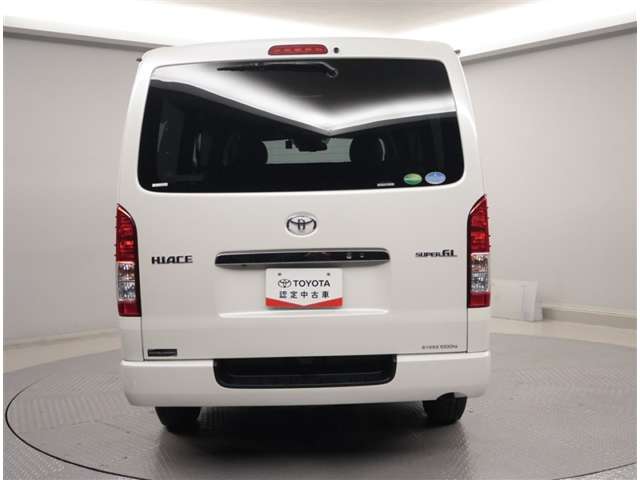 Toyota Hiace Van 4