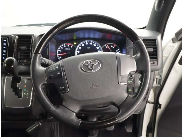 Toyota Hiace Van 6