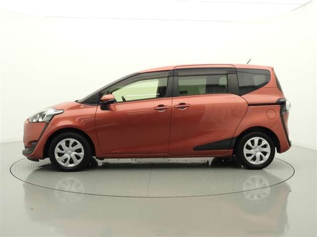 Toyota Sienta 7