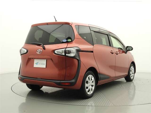 Toyota Sienta 9