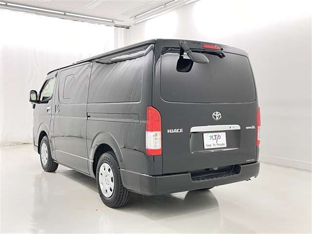 Toyota Hiace Van 6