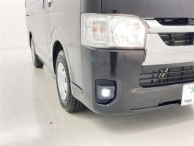 Toyota Hiace Van 8