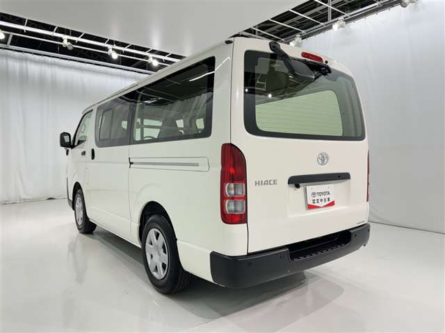 Toyota Hiace Van 5