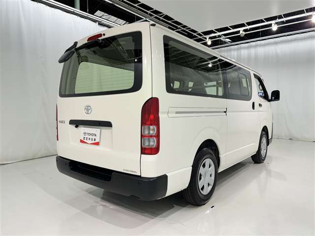Toyota Hiace Van 6