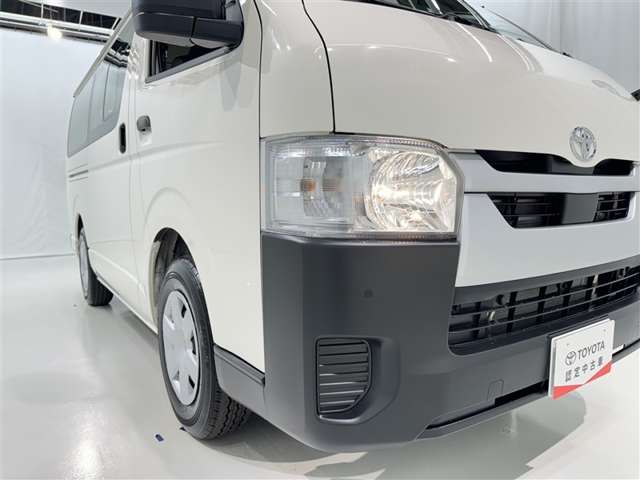 Toyota Hiace Van 7