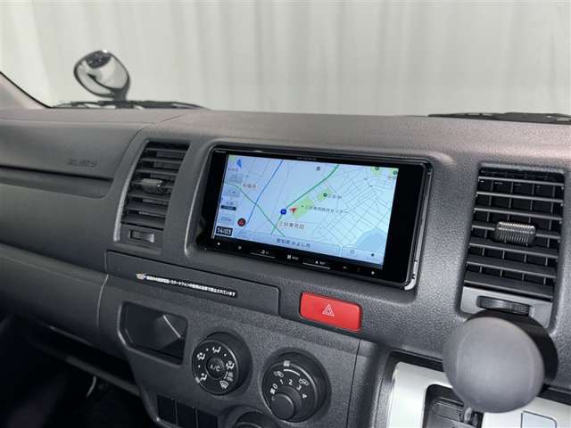 Toyota Hiace Van 9