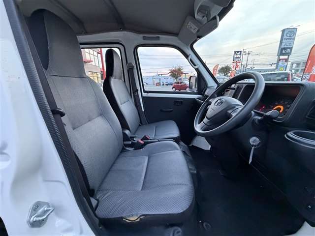 Toyota Pixis Van 9