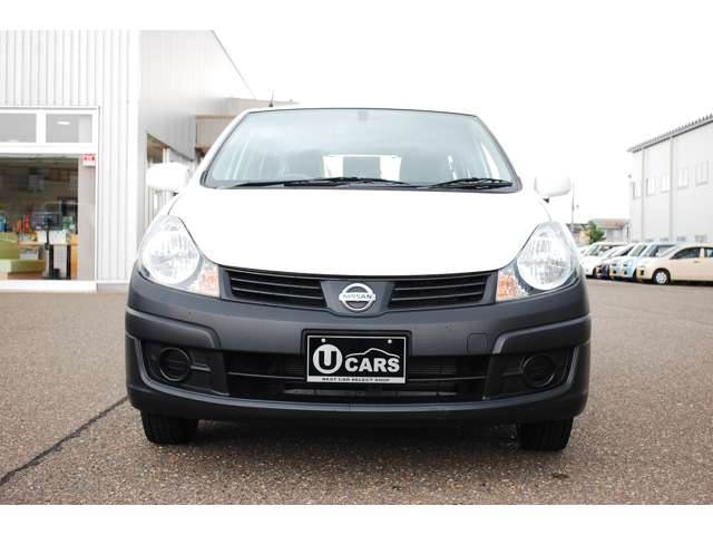 Nissan AD 5