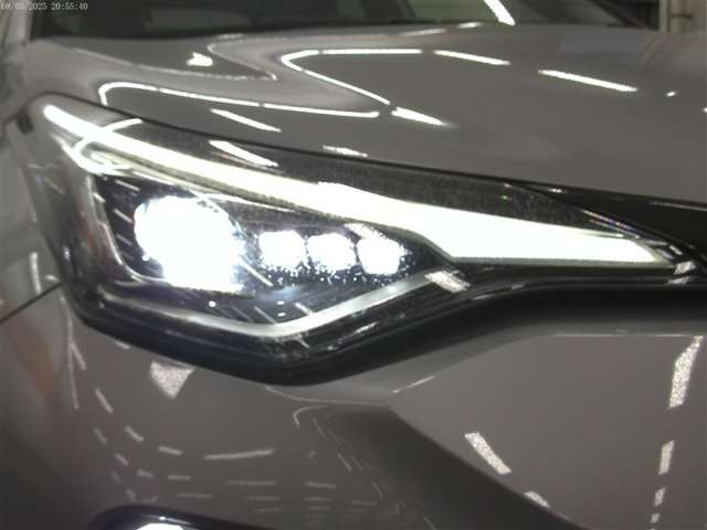 Toyota C-HR 4