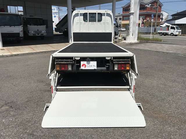 Isuzu Elf 12