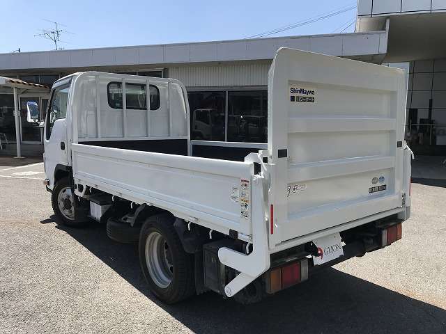 Isuzu Elf 4