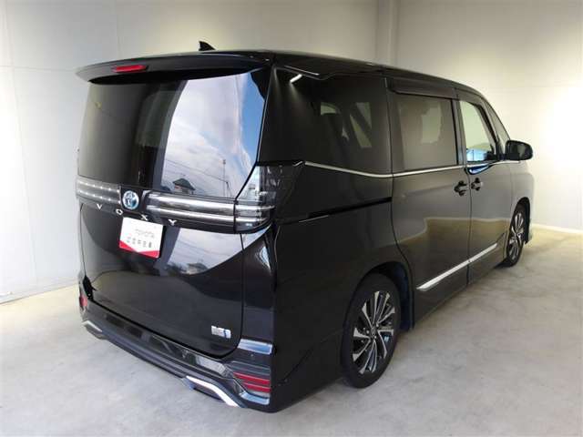 Toyota Voxy 5