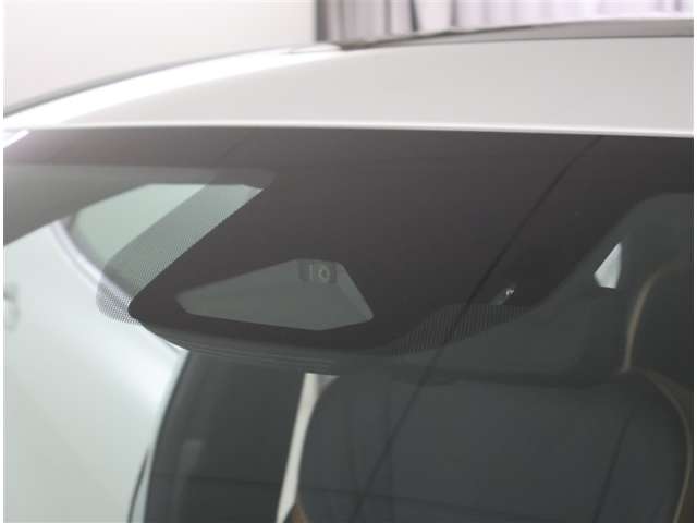 Toyota Crown Crossover 12