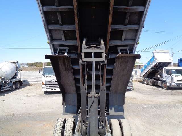 Mitsubishi Fuso Super Great 12