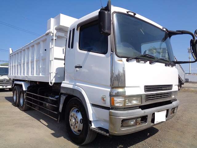 Mitsubishi Fuso Super Great 2