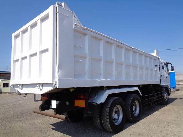 Mitsubishi Fuso Super Great 3