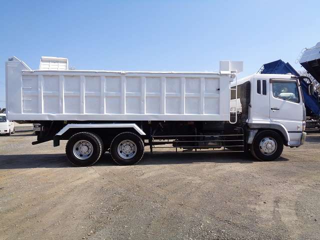 Mitsubishi Fuso Super Great 5